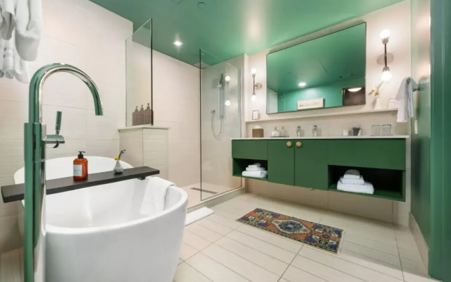 The Frances Modern Inn