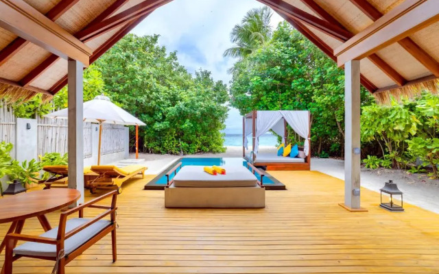 Furaveri Maldives Hotel