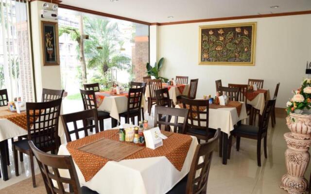 Sripet Hotel
