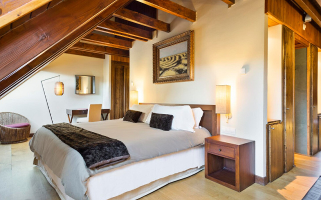 Premium Occitania Double Suite with Valley View - Photo 2