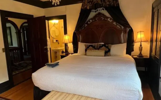 Manor House Inn