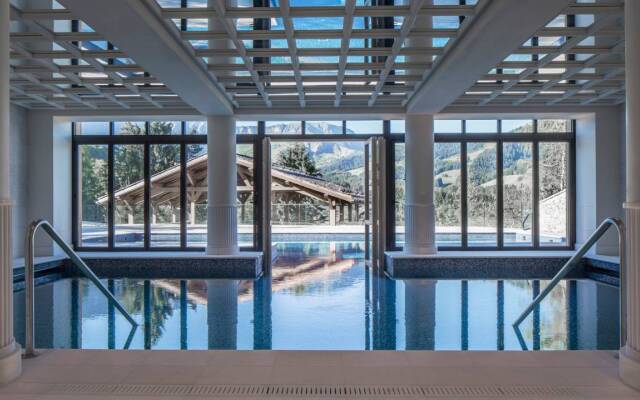 Отель Four Seasons Hotel Megeve