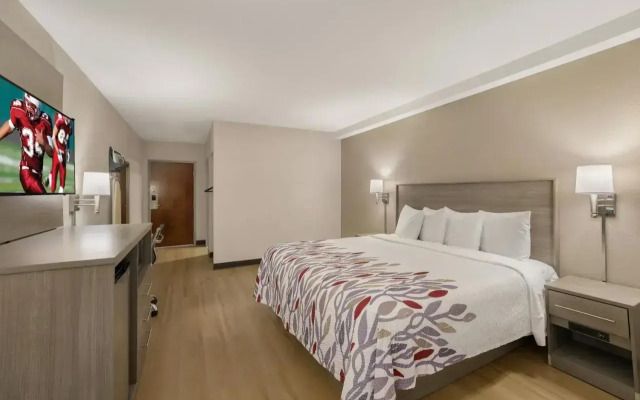 Red Roof Inn & Suites Newport – Middletown, RI