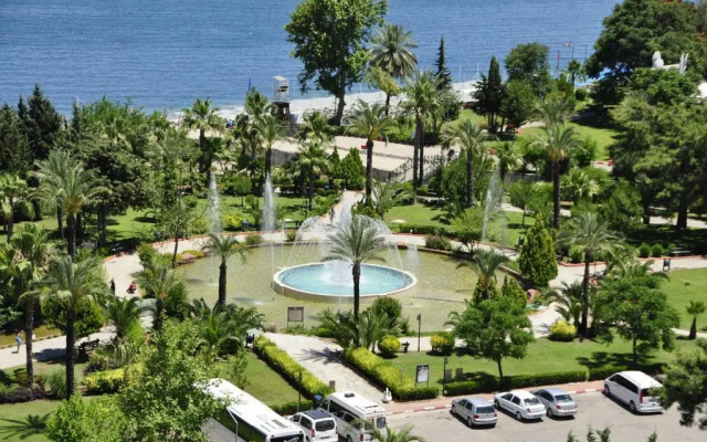 Отель Rox Resort