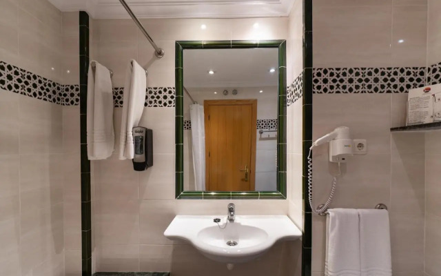Hotel Apartamentos Bajondillo