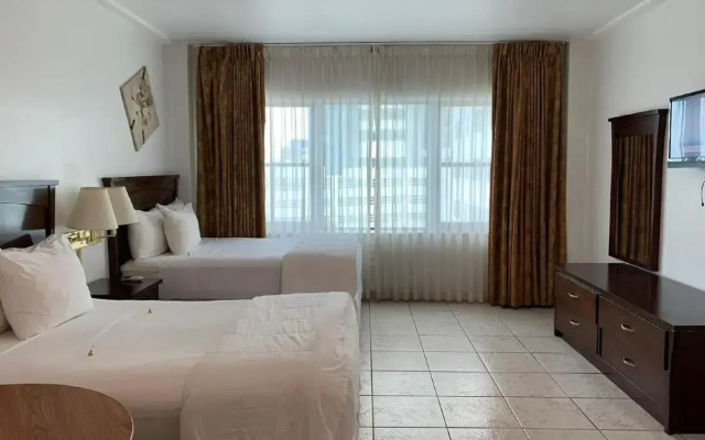 Ocean Front Casablanca Studios with FULL KITCHENS & Beach access By BL Rentals