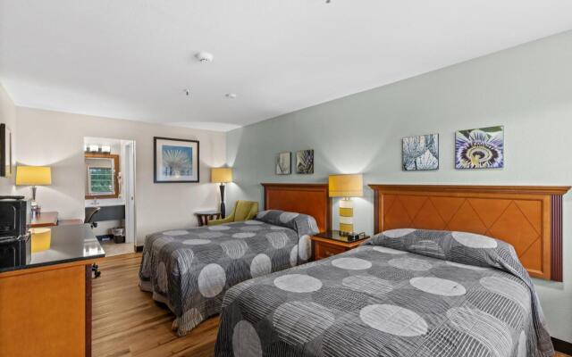 Basecamp Puyallup a Travelodge by Wyndham