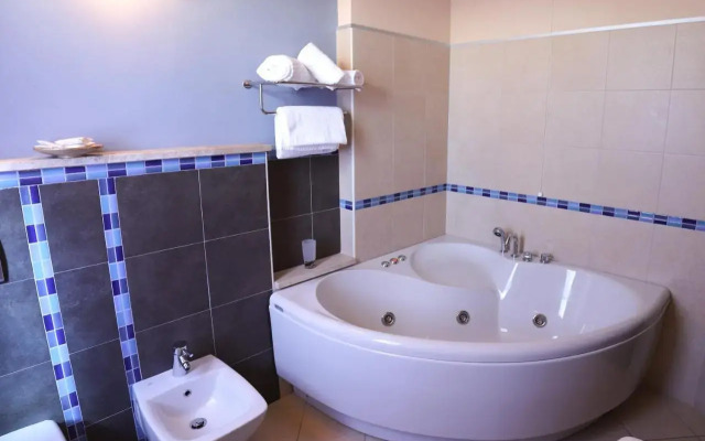 Janus Hotel