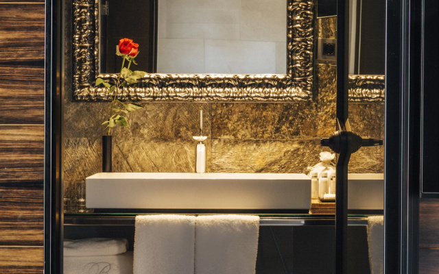 Bagues, a Small Luxury s of the World