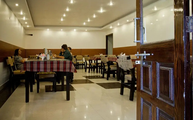 Hotel Emerald Heights