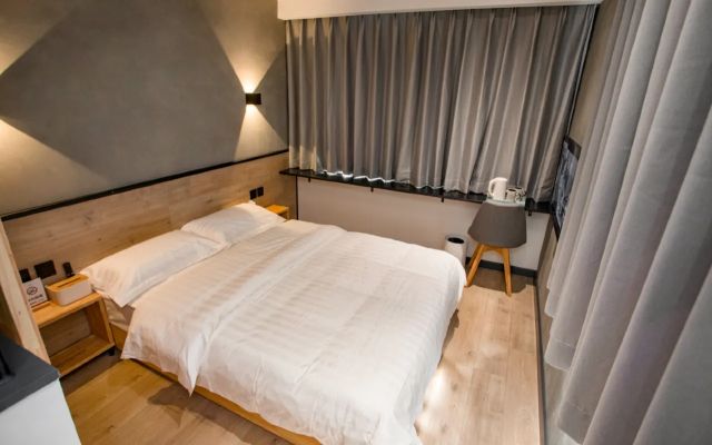 Fresh hotel Beijing station store