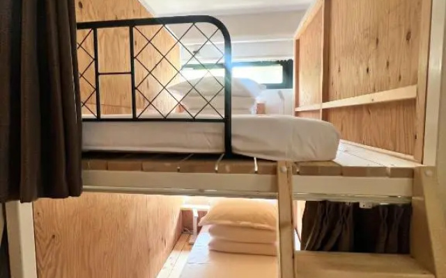 기숙사 내 침대 사진 4