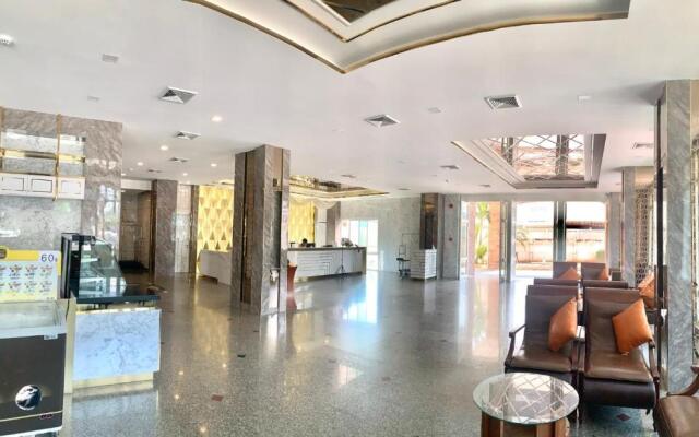 Crystal Palace Luxury Hotel