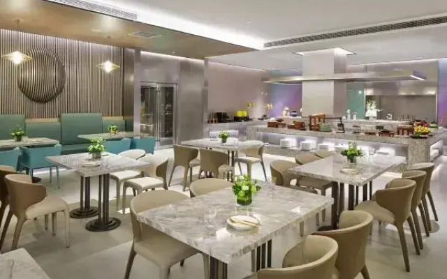 Orange Hotel (Shanghai Hongqiao Railway Station)