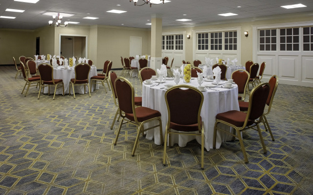 Holiday Inn Hotel & Suites Boston - Peabody by IHG