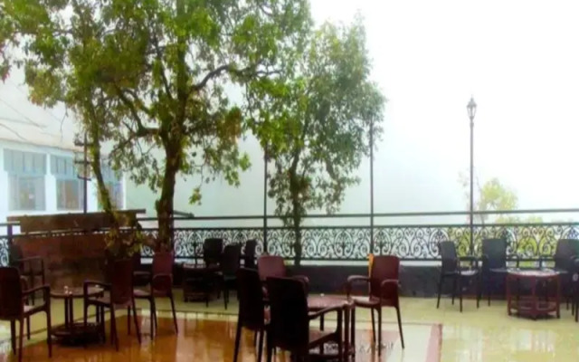 Hotel Emerald Heights