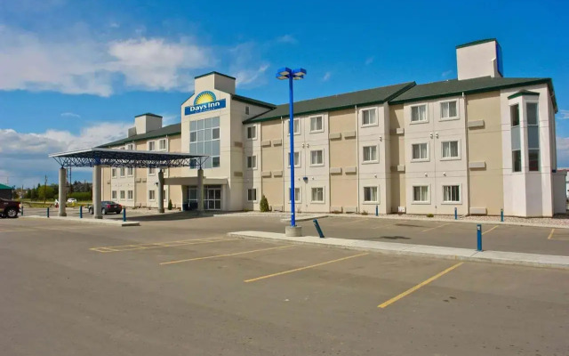 Days Inn by Wyndham Stony Plain