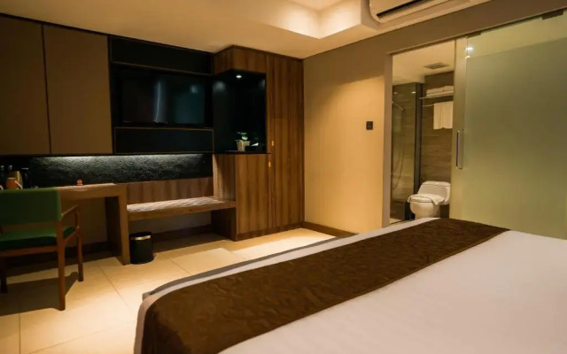 Отель The Nest Hotel Nusa Dua