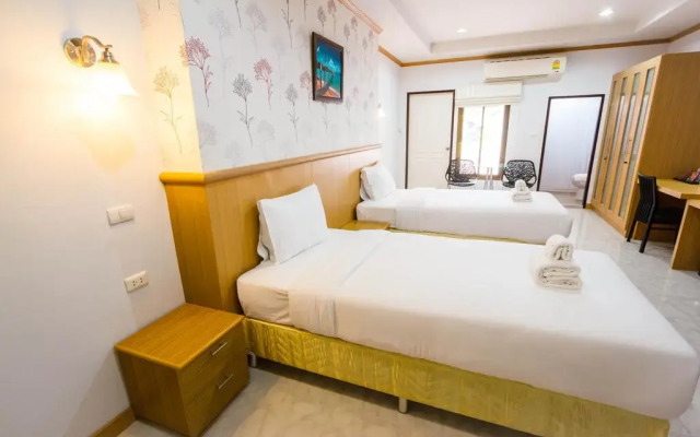 Mook Samui International Hostel