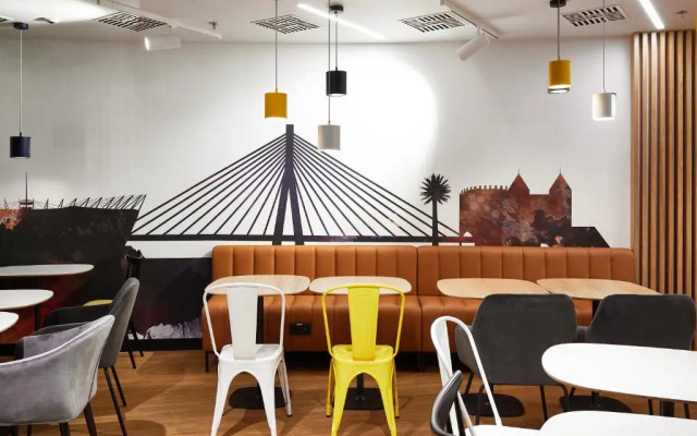 Holiday Inn Express Warsaw - The HUB by IHG