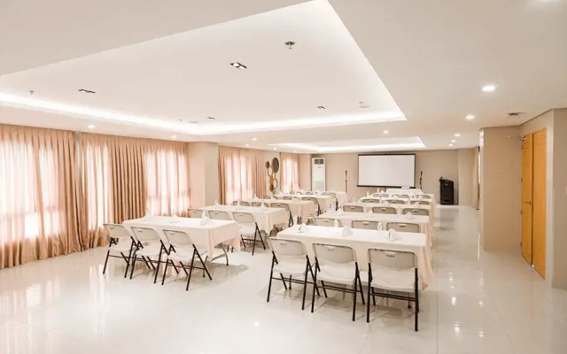 Cebu Family Suites powered by Cocotel