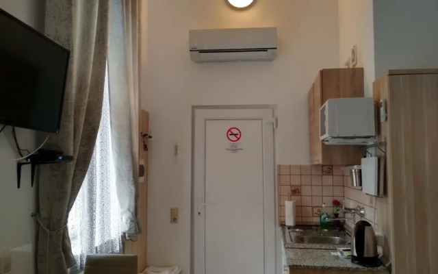 Happy Holiday Lux Apartments