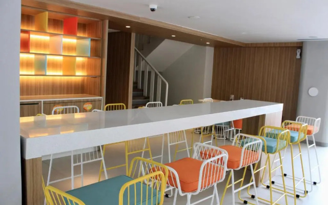 POP! Hotel Solo