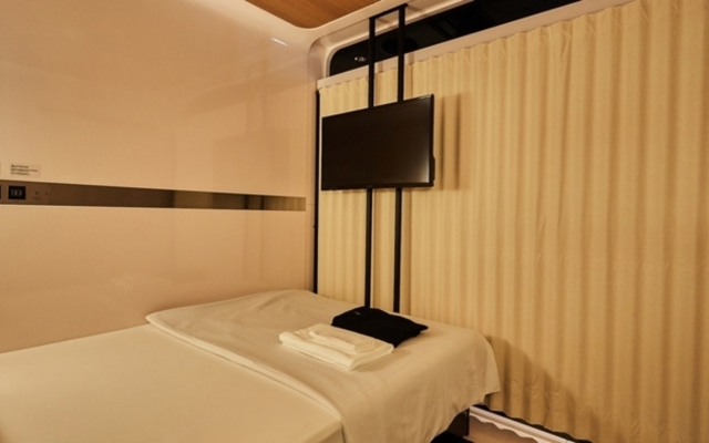 First Class Male Only Single Cabin 사진 4