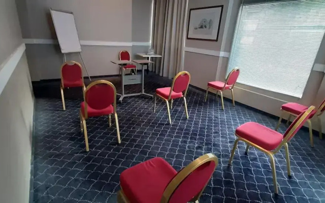 Blaise & Francis Hotel