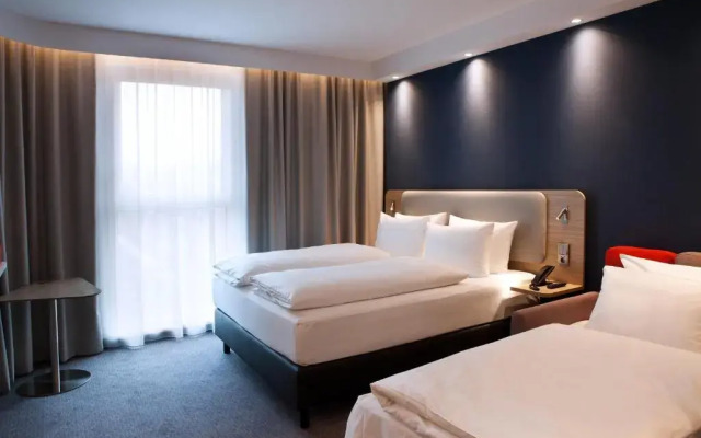 Holiday Inn Express Düsseldorf Airport by IHG