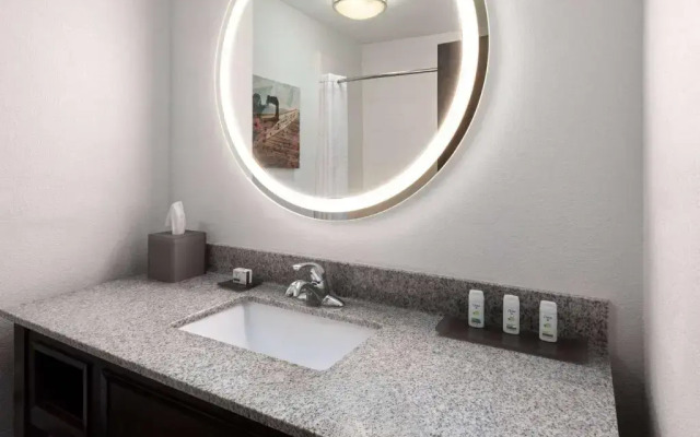 La Quinta Inn & Suites by Wyndham Meridian