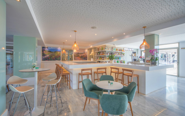 Playa Esperanza Resort