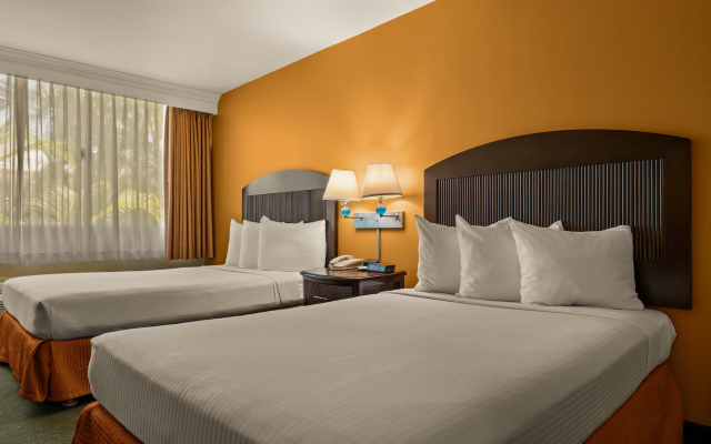 Airport Honolulu Hotel, Trademark Collection by Wyndham