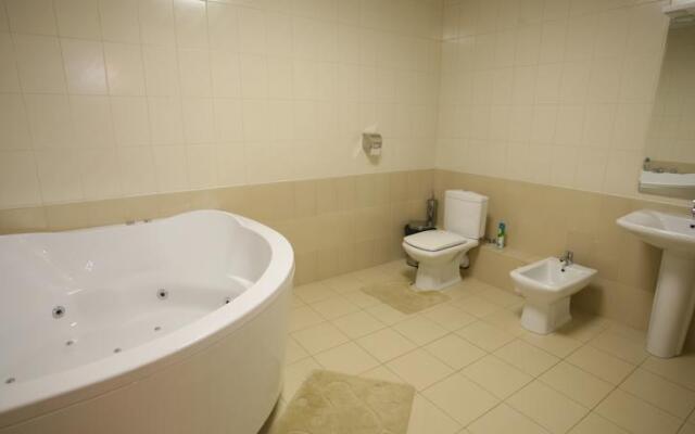 Tri Sosny Hotel