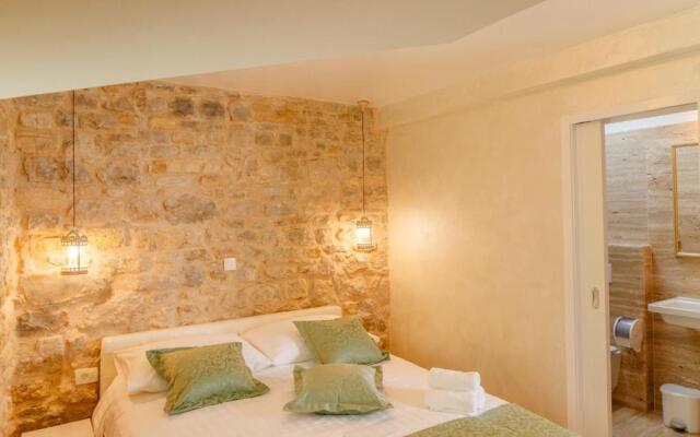 Stone House Luxury Rooms