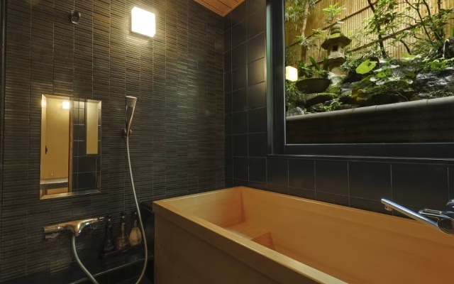 Shuyamakaku 8 Tatami Japanese-Style Shonai Bath room 사진 3