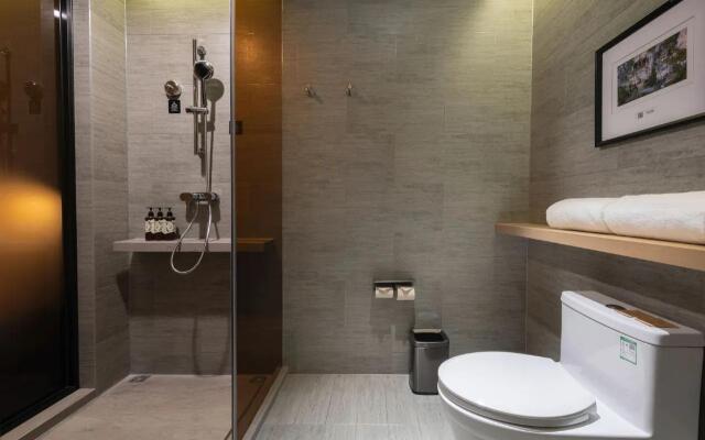 Kunming Green Lake Atour Hotel