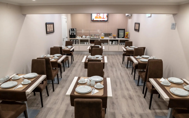 Dinya Lisbon Hotel