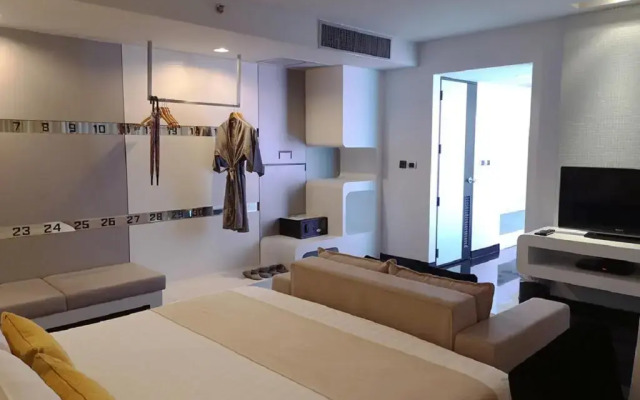 Tsix5 Hotel