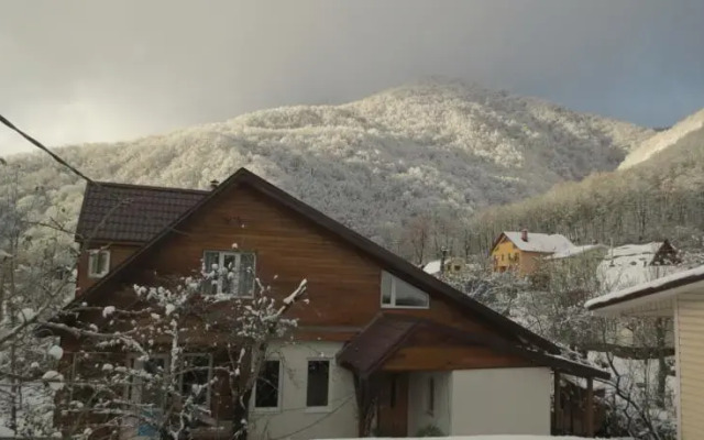 Holiday Park on Listopadnaya
