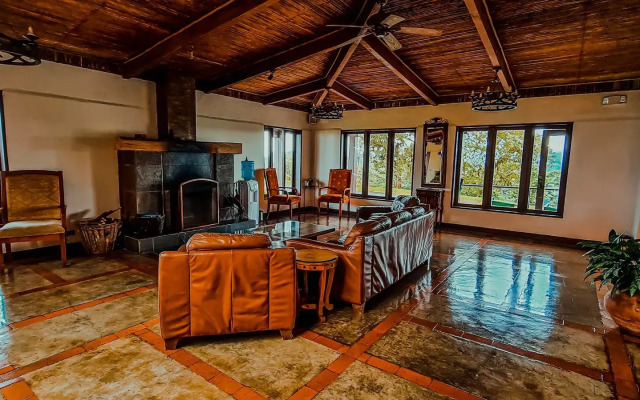 Villa Blanca Cloud Forest Hotel + Retreat