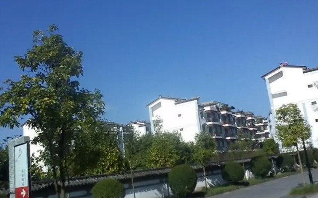 Yunshangsiji Fairyland Hotel of Tengchong Jadeite