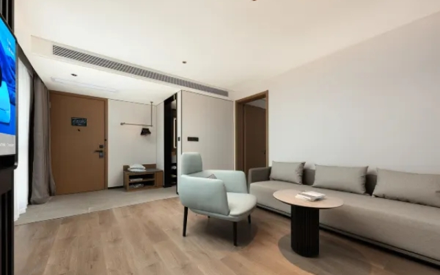 Wuxi National Software Park Zhenze Road Atour Hotel