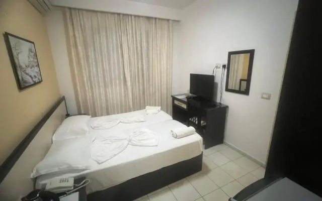 Sunrise Hotel Çameria