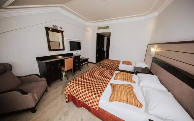 Отель Rox Resort