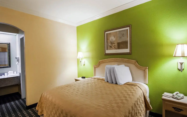 Memorylane Inn & Suites
