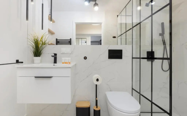 Stylish Apartment Heart of Warsaw by Noclegi Renters	