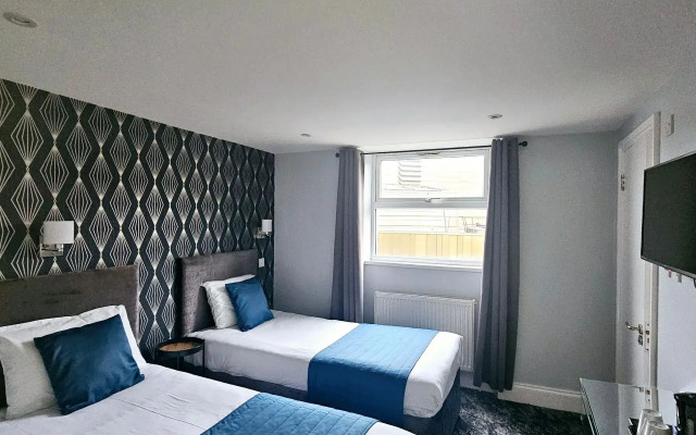 George Hotel