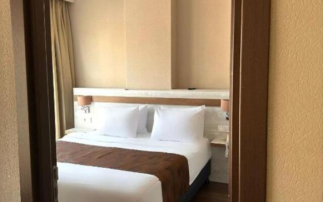 Kanyonvadi Hotel