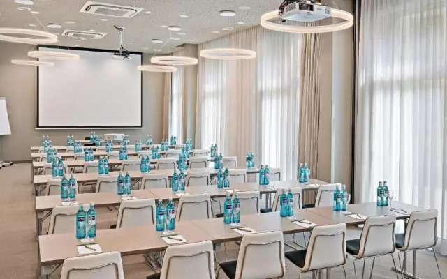 Hey Lou Hotel Monheim am Rhein	